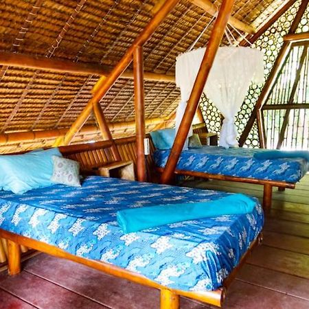 فندق Sibigau Islandفي  Southern Mentawai Outpost المظهر الخارجي الصورة