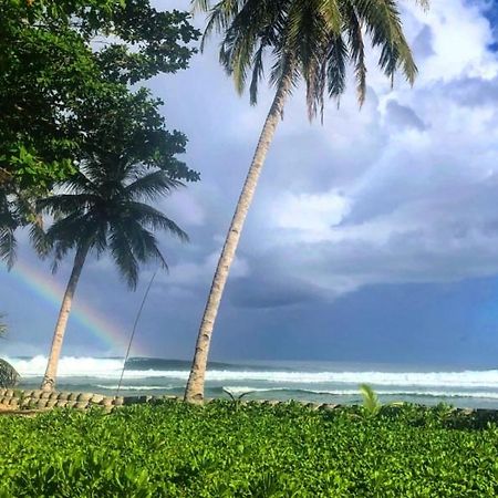 فندق Sibigau Islandفي  Southern Mentawai Outpost المظهر الخارجي الصورة